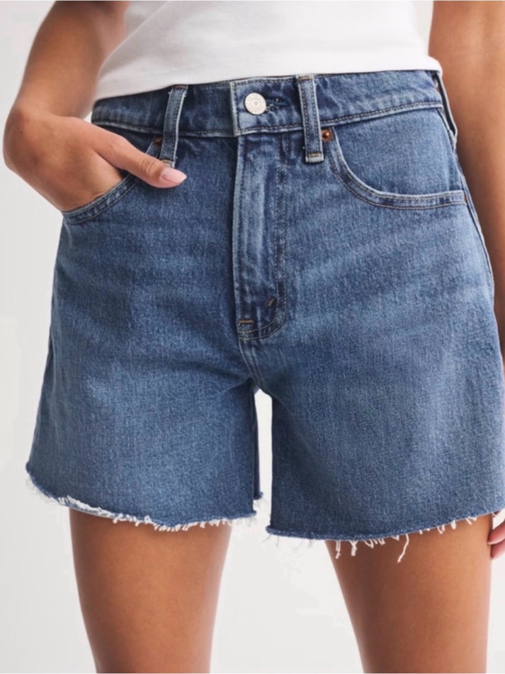 Abercrombie & Fitch The Dad Short High Rise Cutoff Denim Shorts Size 29 / 8 A&F